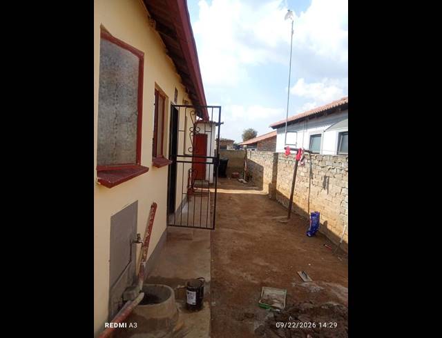 3 BEDROOM HOUSE FOR SALE IN SILUMA VIEW
